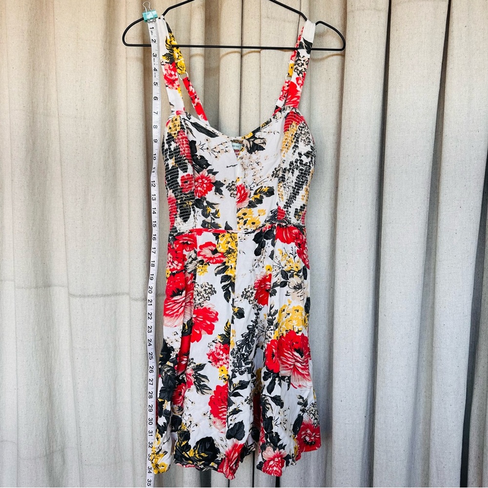 SOLD Urban Outfitters Kimchi Blue Cream Floral Keyhole Dress